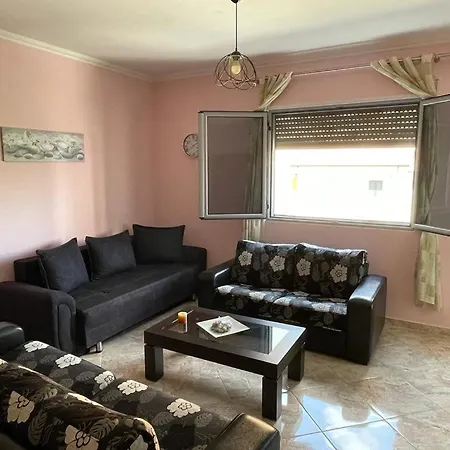 Lungomare Con Garage Privato Apartmán Vlorë